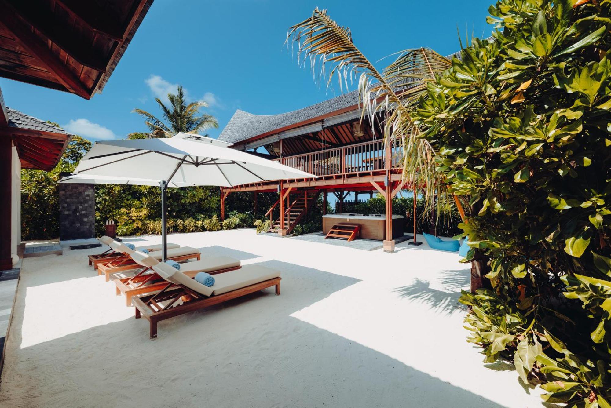 เมอเวนปิค รีสอร์ต คูเรทิวารุ มัลดีฟส์ Hotel Kuredhivaru ภายนอก รูปภาพ